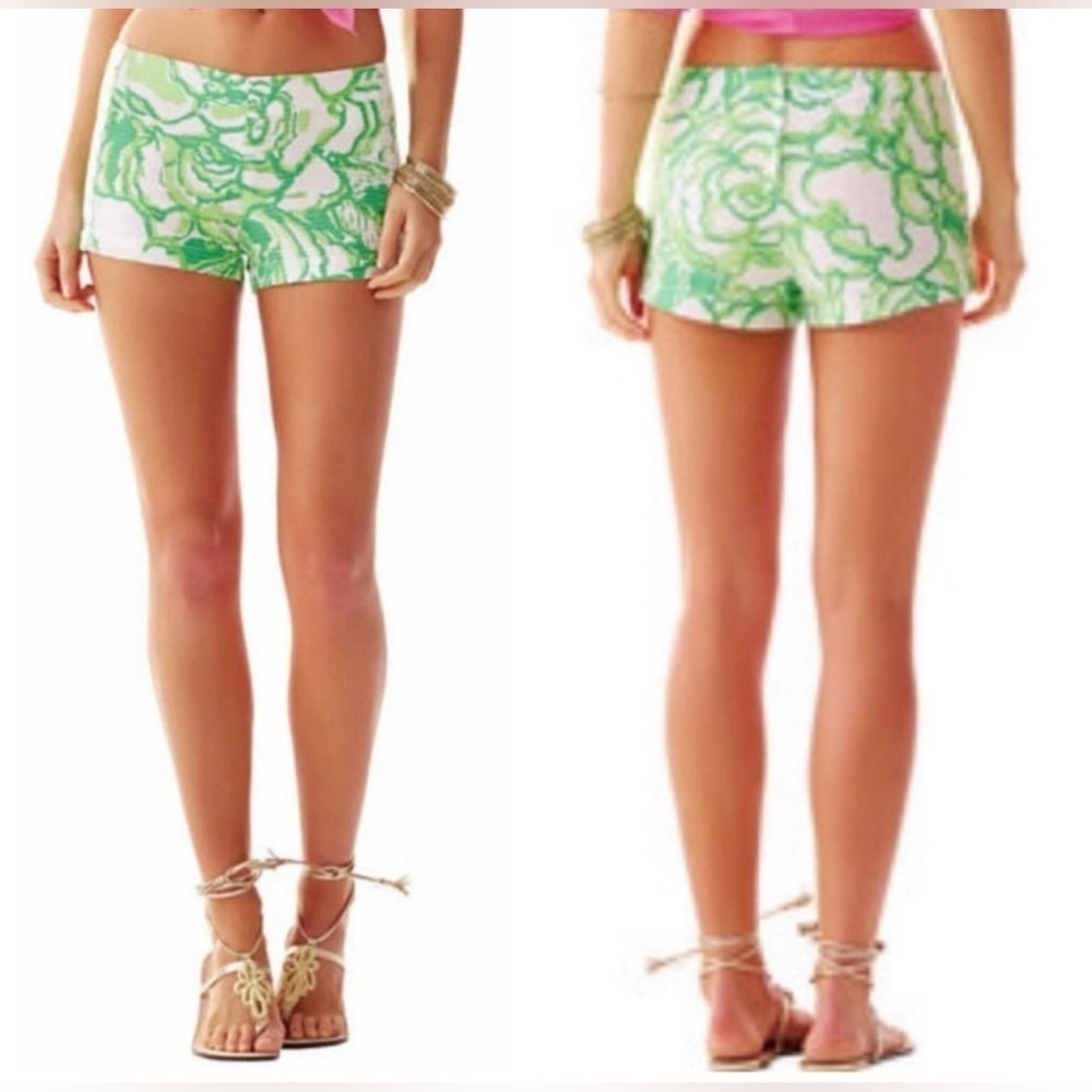 💚💚 LILLY PULITZER LIZA SHORTS IN
HEARTBREAKER PRINT 💚💚SZ 00